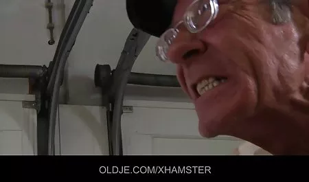 KL mencintai indo porn jilbab perempuan menyentak tali kemaluan