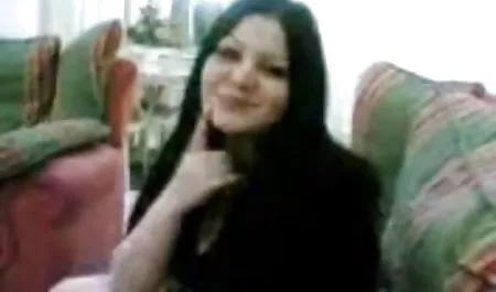 Aliya menonton sebagai pria yang live indo porn secara seksual menghukum seorang remaja