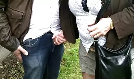 Lama dan muda lesbian Cewek bokep indo pengantin baru seksi bersenang-senang di kamar mandi