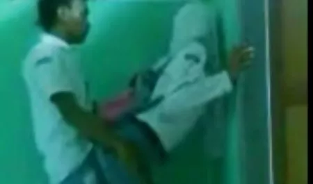 Sementara Euro didominasi menentukan teen indo porn milf