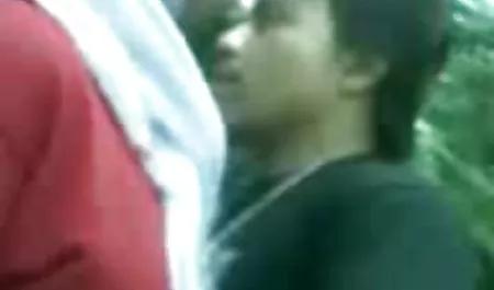 Ibu Marion untuk orang asing di indo bokep jadul pantai publik