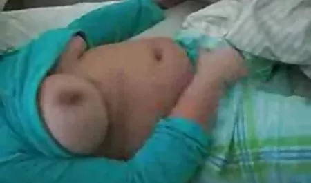 Menyebar kakinya untuk dia Terangsang indo mesum new ibu tiri