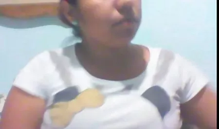 Romi rain merangkak ke big lesbian sex indo black cock