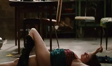 Dia mencintai itu karena Annie Serigala sek indonesia xxx