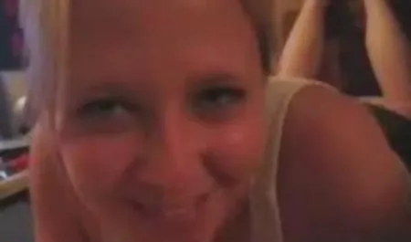 Toket kencang cewek bokep bule vs indo seksi hardcore di panggung publik