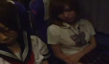 Dijinakkan Remaja Toket indo top sex besar pengujian remaja dan mendorongnya batas