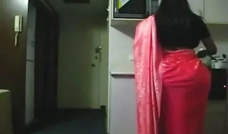 Wanita kulit putih sepong wanita indonesia sex toket besar dan menelan orang-orang hitam cum