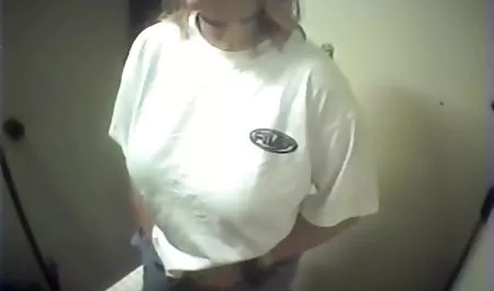 Seksi montok bokep indo pamer Ashley dengan Toket besar seks yang kasar