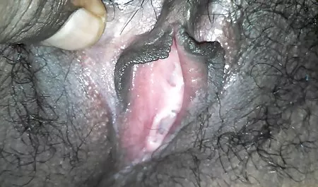 Kulit hitam cewek seksi Mya Mays sangat membutuhkan yang gay tube indo putih raksasa bertengger