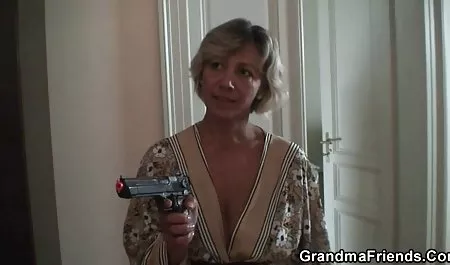 Polisi INGGRIS trio cowok-COWOK-cewek di xxx indo viral jalan dengan orang yang anda menarik